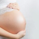 how much do surrogate mothers make